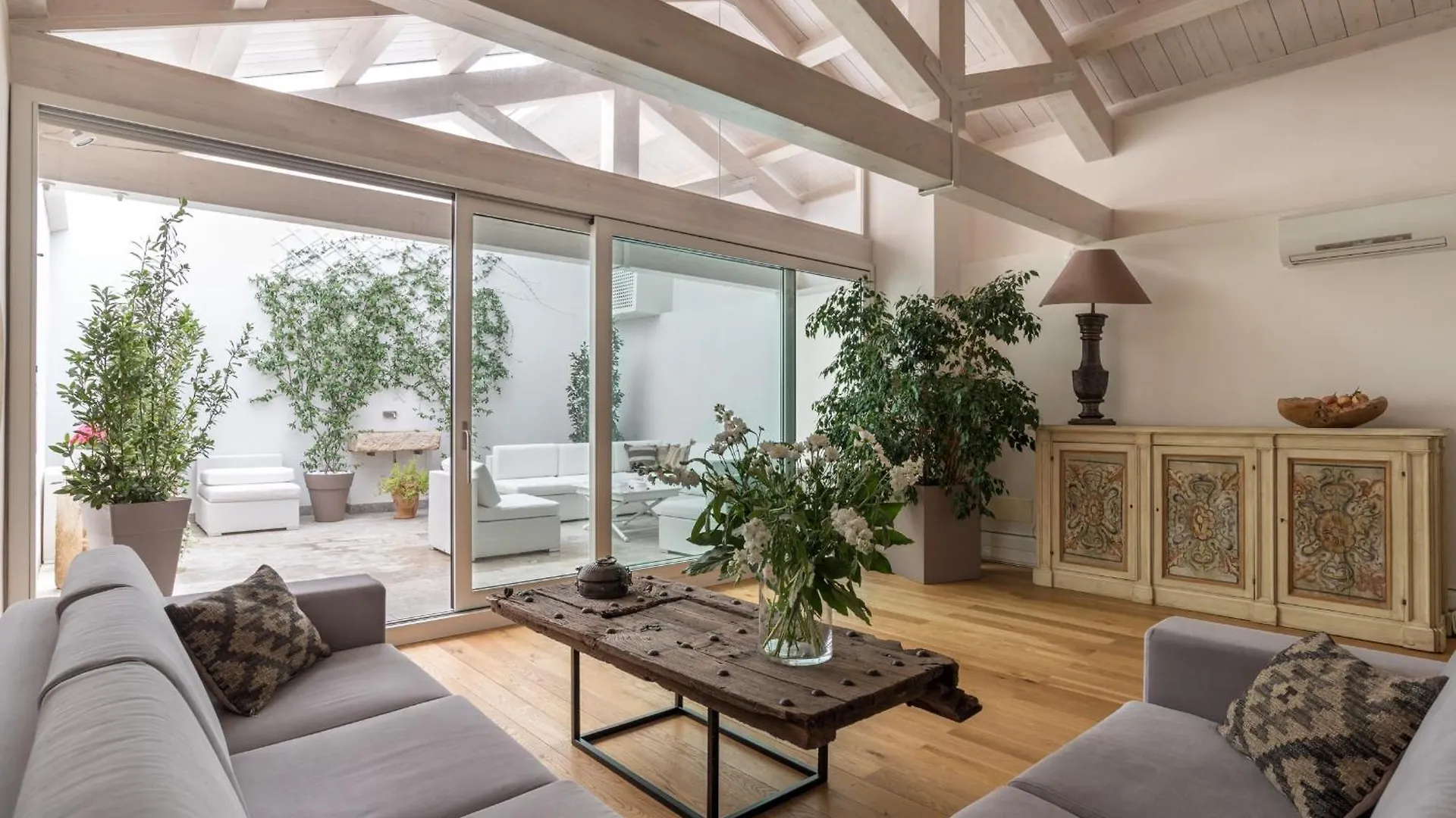 Lägenhet Heima Suite Palermo Italien